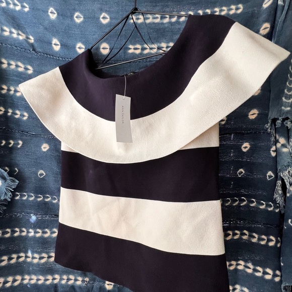 Off The Shoulder Ruffle Sweater - Picture 3 of 5